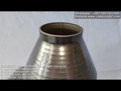 Konverter katalitik tiga arah universal