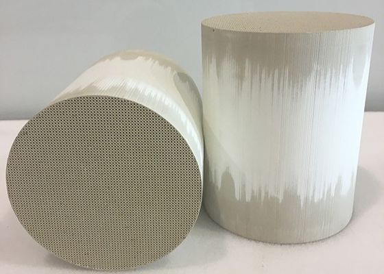 Beli High Catalyst Loading Three Way Catalytic Converter for IX35 Car Model with 300-800°C Temperature Range pembuatan online