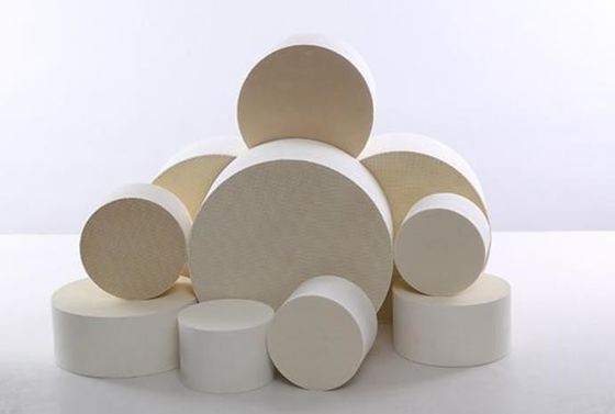 Beli MgO Al2O3 SiO2 Dukungan Katalis Sarang Lebah Keramik Di Semua Mesin Kendaraan Off Road On Road pembuatan online