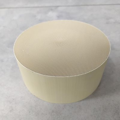 Beli High Catalyst Loading 3 Way Catalytic Converter with Up To 99% Efficiency and 300-800°C Temperature Range pembuatan online