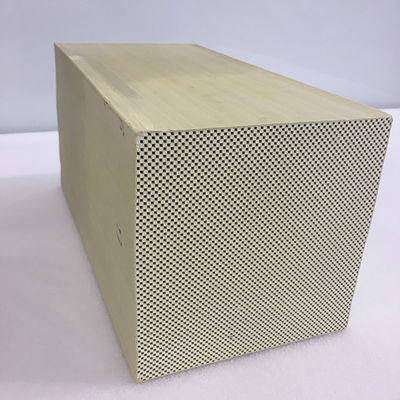 SIC Silicon Carbide Catalyst Dpf Filter Suku Cadang Mobil Euro Ekspansi Termal Koefisien Rendah